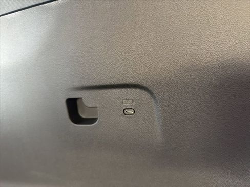 New 2026 Chevrolet Traverse LT w/ Midnight/Sport Edition image 32