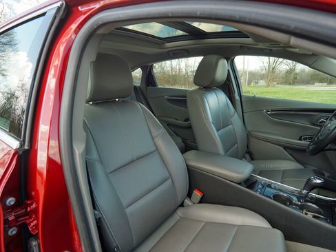 Used 2019 Chevrolet Impala LT w/ Sunroof and Spoiler Package image 23