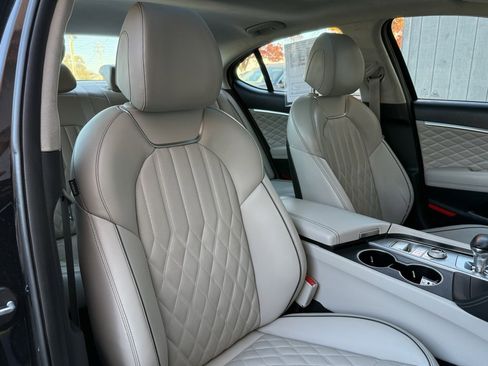 Used 2020 Genesis G70 2.0T w/ Prestige Package image 23