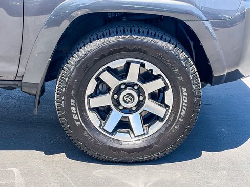 Used 2023 Toyota 4Runner TRD Off-Road Premium w/ Moonroof Package AWD/4WD image 9