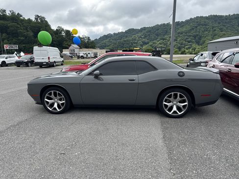 Used 2023 Dodge Challenger SXT w/ Blacktop Package RWD image 7