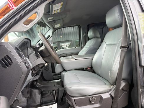 Used 2015 Ford F550 4x4 Crew Cab Super Duty image 9