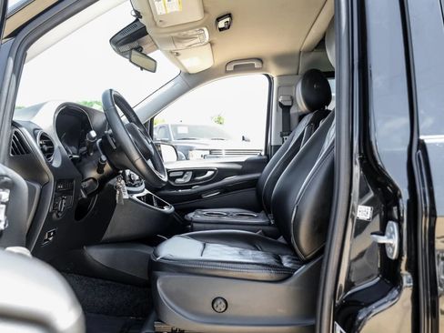 Used 2020 Mercedes-Benz Metris Passenger image 17