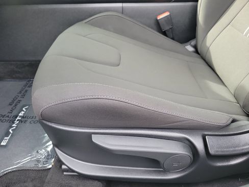 Certified 2025 Hyundai Elantra Sport FWD image 21