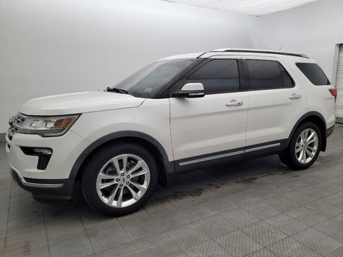 Used 2018 Ford Explorer Limited w/ Ford Safe & Smart Package FWD image 2