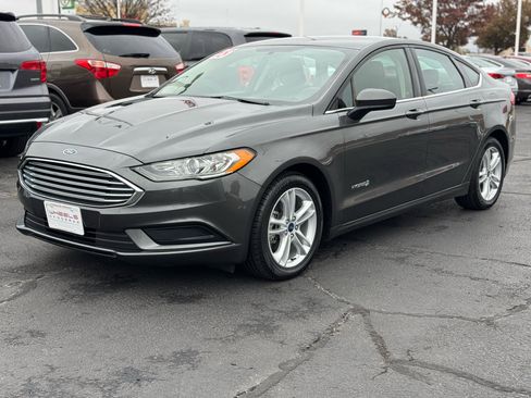 Used 2018 Ford Fusion SE image 9
