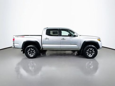 Used 2023 Toyota Tacoma TRD Off-Road AWD/4WD image 9
