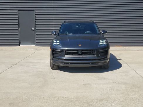 New 2026 Porsche Macan AWD/4WD image 8