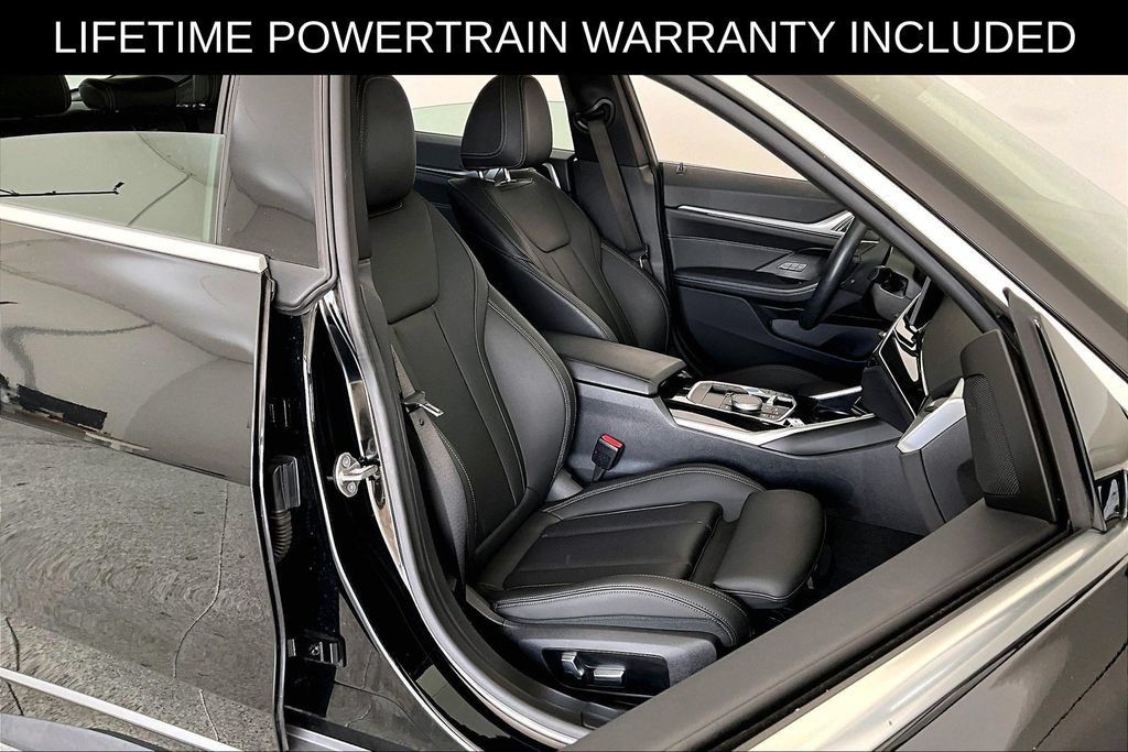 Used 2023 BMW i4 eDrive35 RWD image 9