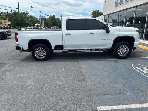 Used 2021 Chevrolet Silverado 2500 High Country w/ Z71 Off-Road Package AWD/4WD image 2
