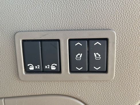 Used 2019 GMC Yukon SLT w/ Open Road Package RWD image 47