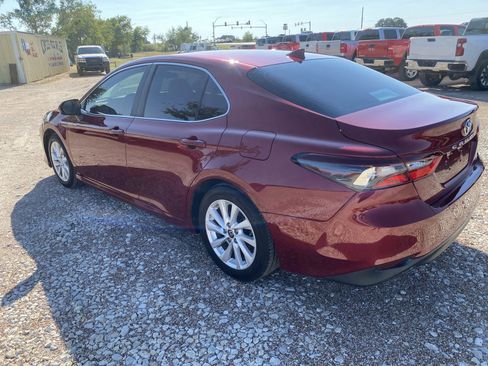 Used 2021 Toyota Camry LE image 4