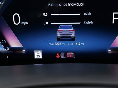 Used 2025 BMW X5 xDrive50e w/ M Sport Package image 39