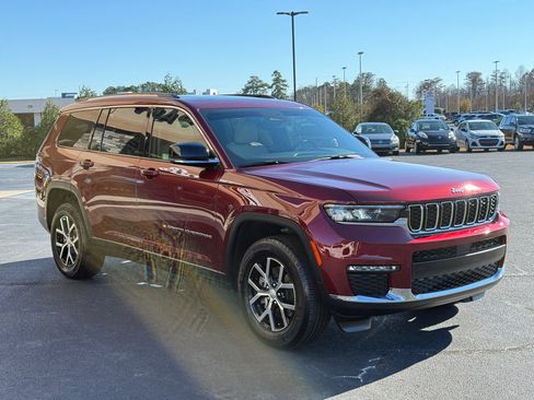 Used 2024 Jeep Grand Cherokee L Limited image 6