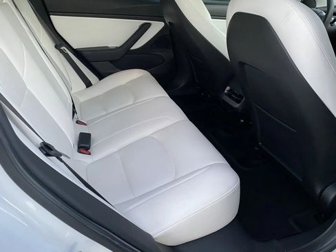 Used 2020 Tesla Model 3 image 7