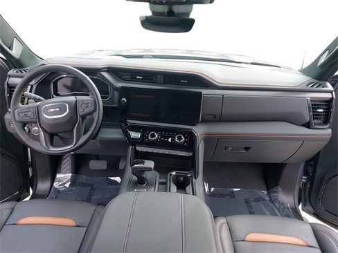 Used 2025 GMC Sierra 1500 AT4 w/ AT4 Premium Package image 9
