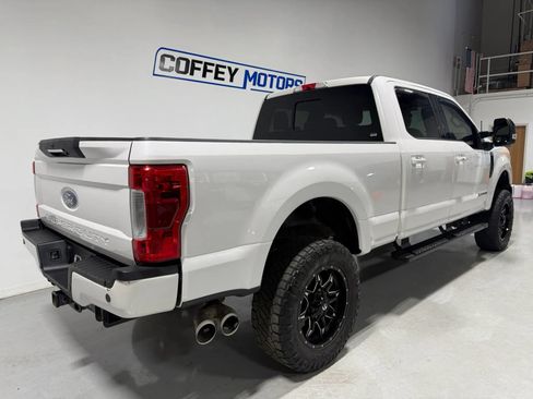 Used 2019 Ford F250 Lariat w/ Lariat Ultimate Package AWD/4WD image 6