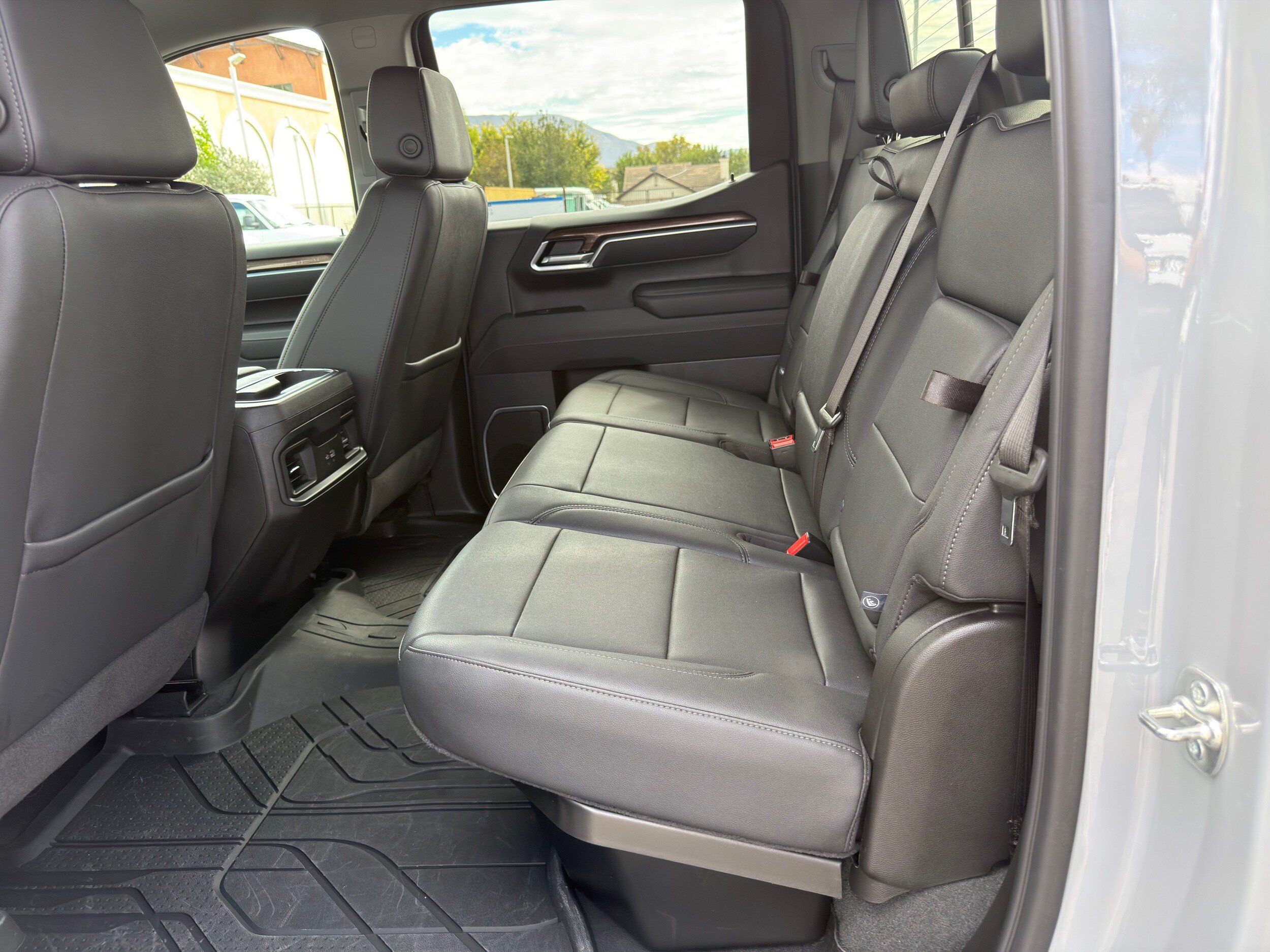 Used 2025 Chevrolet Silverado 1500 RST w/ Convenience Package II RWD image 20
