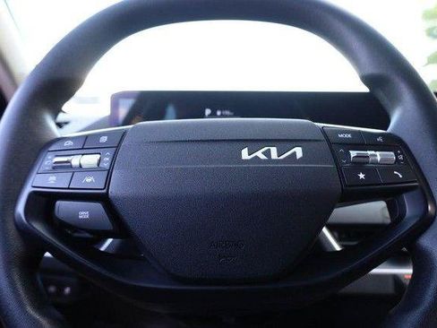Used 2025 Kia K4 FWD image 9