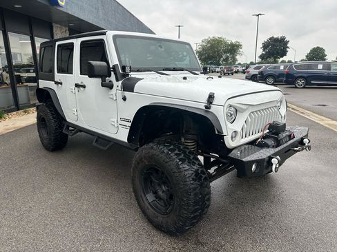 Used 2018 Jeep Wrangler Unlimited Sport S AWD/4WD image 9