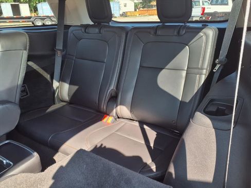 Used 2020 Lincoln Aviator Reserve w/ Equipment Group 201A image 17