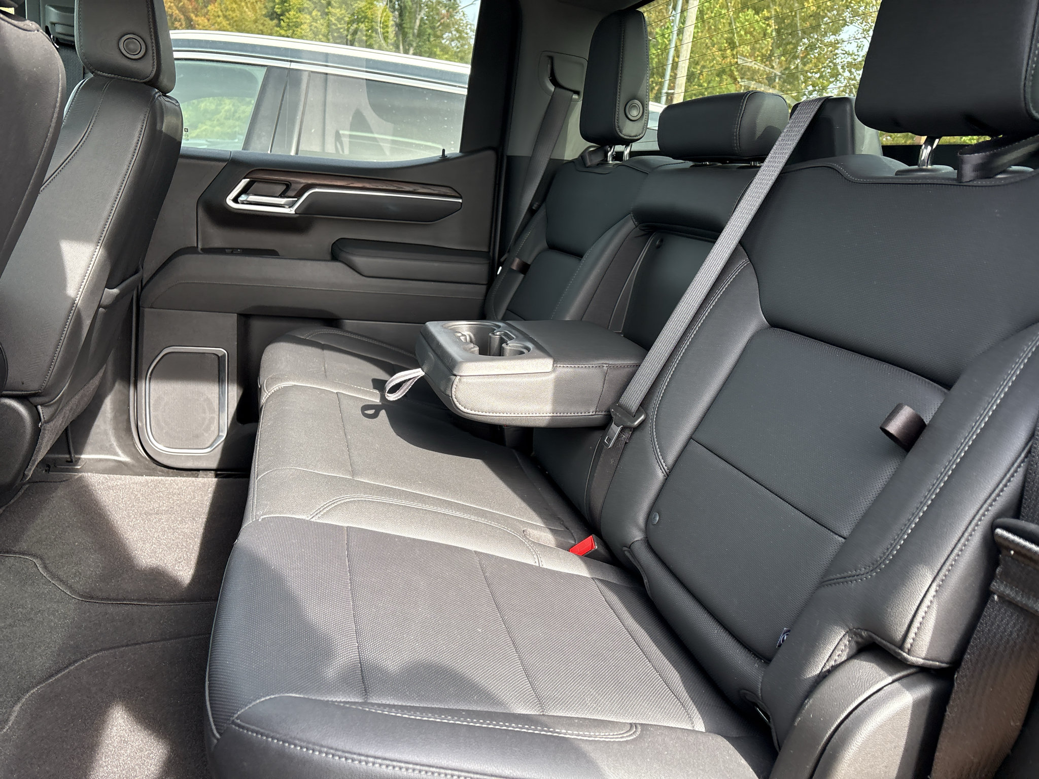 Used 2026 GMC Sierra 1500 SLT RWD image 5