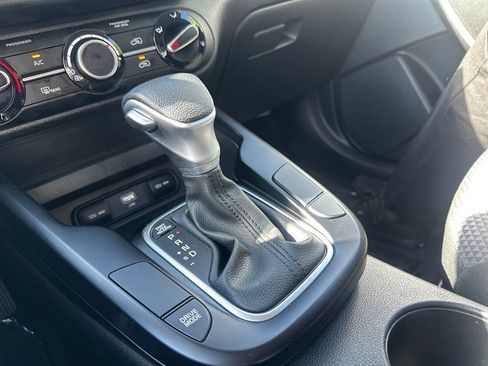 Used 2024 Kia Soul LX w/ Option Group 015 FWD image 18
