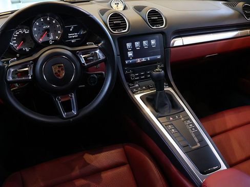 Used 2021 Porsche 718 Cayman GTS RWD image 41