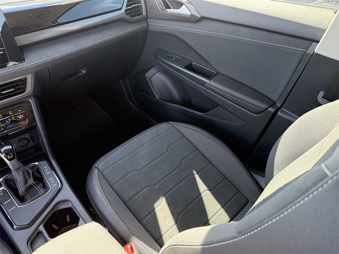 New 2026 Volkswagen Taos SE image 27