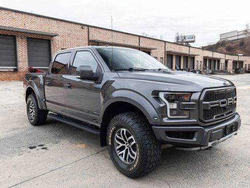 Used 2017 Ford F150 Raptor w/ Equipment Group 802A Luxury image 8