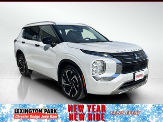 Used 2023 Mitsubishi Outlander SEL video 1