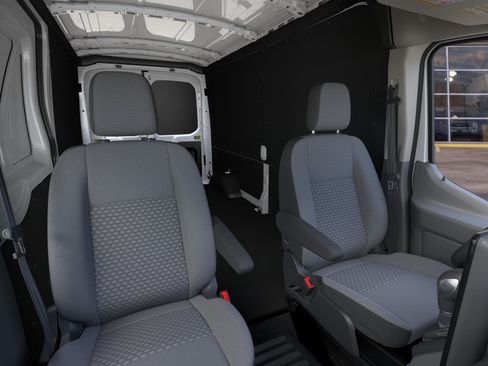New 2026 Ford Transit 250 148 Medium Roof w/ Load Area Protection Package RWD image 10