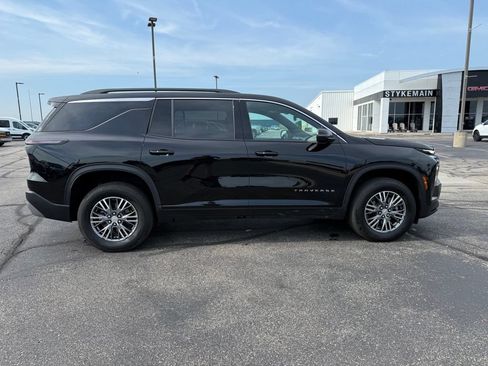 Used 2025 Chevrolet Traverse LT AWD/4WD image 9