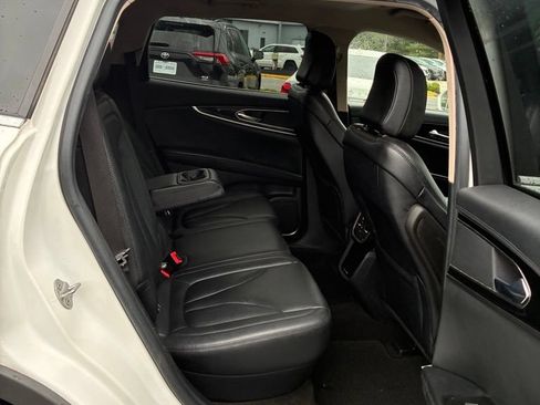 Used 2021 Lincoln Nautilus FWD image 23