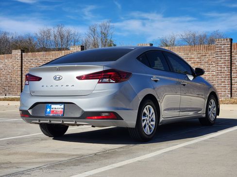 Used 2020 Hyundai Elantra SE w/ Cargo Package (C1) image 6