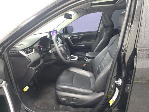 Used 2023 Toyota RAV4 XLE Premium image 7