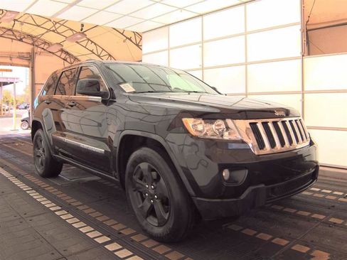 Used 2012 Jeep Grand Cherokee Laredo AWD/4WD image 4