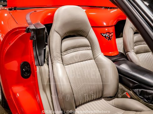 Used 1999 Chevrolet Corvette Convertible w/ Memory Pkg RWD image 80