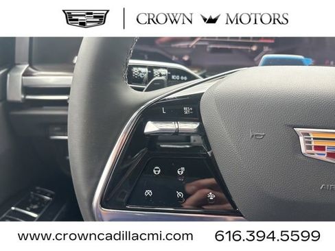 New 2026 Cadillac Escalade ESV Luxury w/ LPO, Radiant Package AWD/4WD image 14
