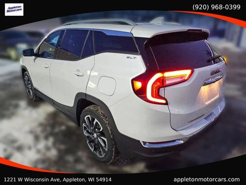 Used 2022 GMC Terrain SLT w/ Infotainment Package II image 10