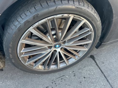 Used 2019 BMW 530e image 12
