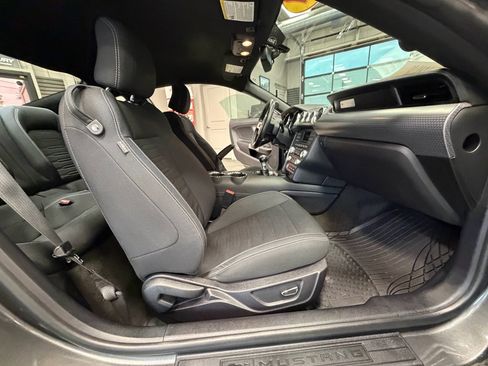 Used 2017 Ford Mustang GT w/ GT Performance Package RWD image 41