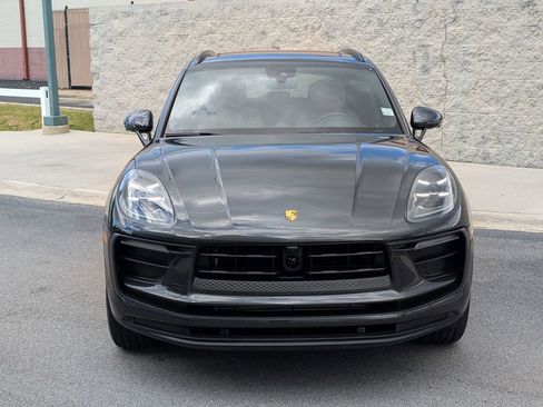 Certified 2025 Porsche Macan AWD/4WD image 10
