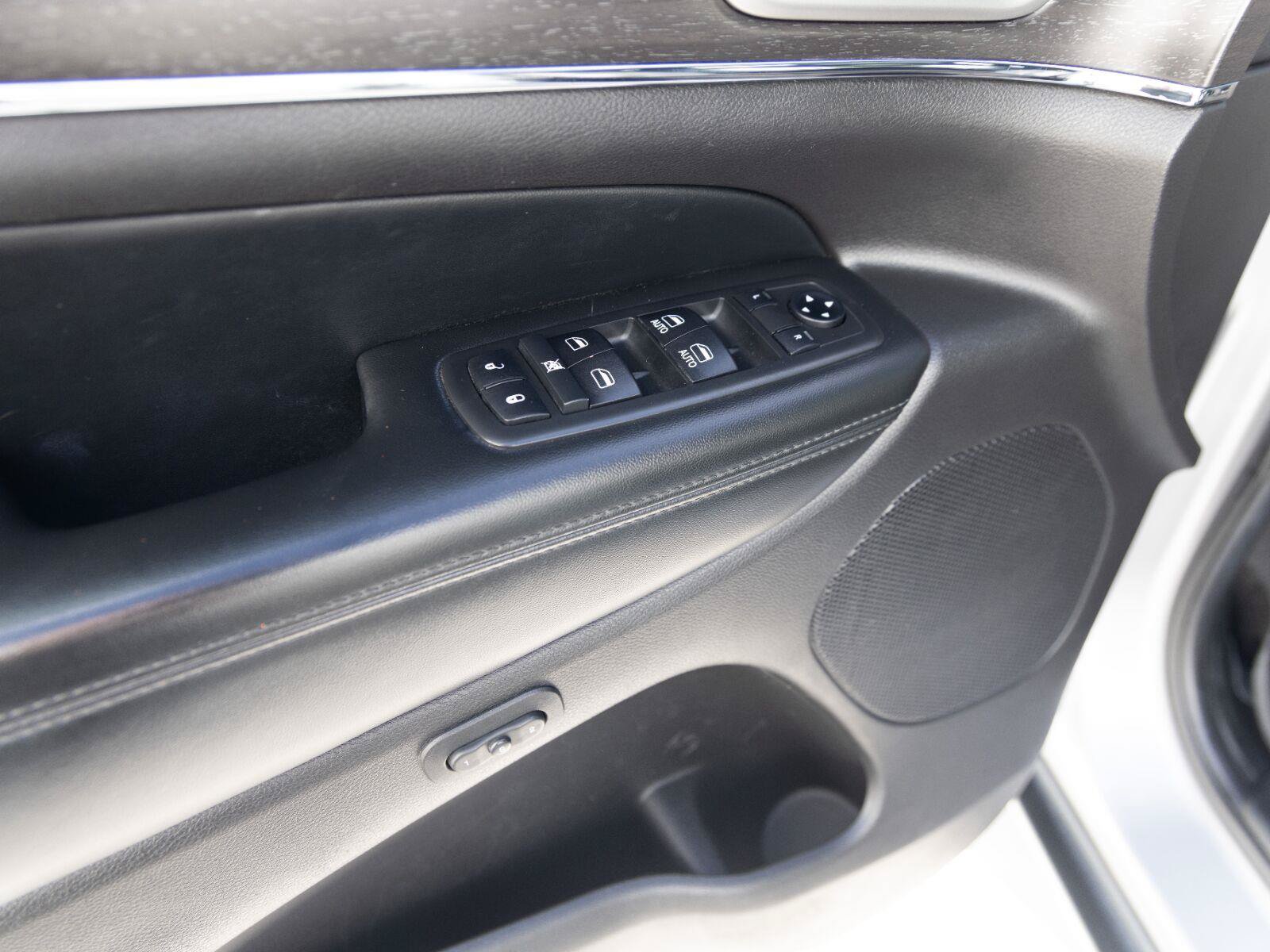 Used 2018 Jeep Grand Cherokee Limited w/ Luxury Group II AWD/4WD image 13