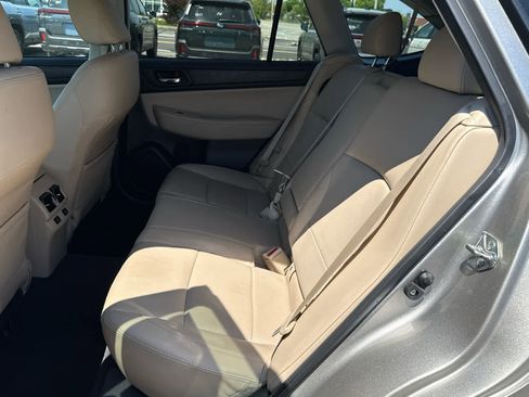 Used 2017 Subaru Outback 3.6R Limited AWD/4WD image 11