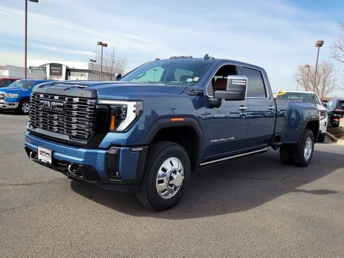New 2026 GMC Sierra 3500 Denali Ultimate w/ LPO, Black Badging Package AWD/4WD image 4