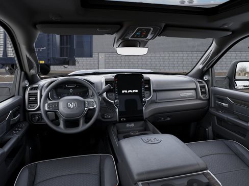 New 2026 RAM 2500 Laramie AWD/4WD image 3