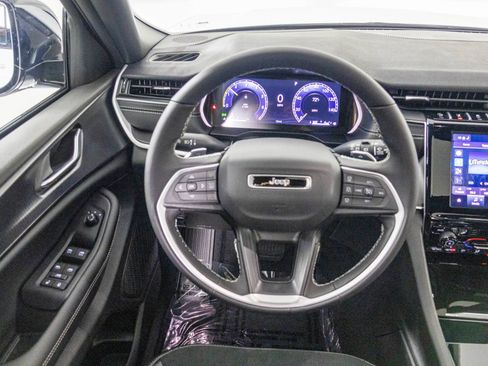 New 2025 Jeep Grand Cherokee L Altitude image 29