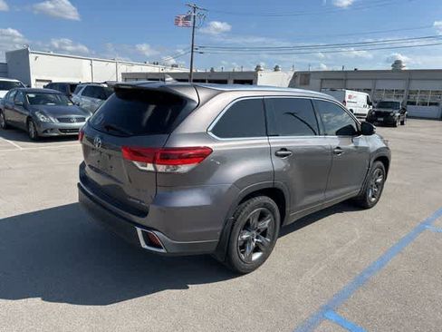 Used 2017 Toyota Highlander Limited Platinum image 22