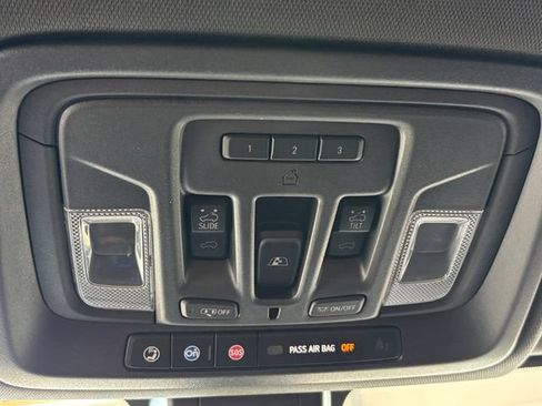 Used 2020 Chevrolet Silverado 1500 High Country w/ Technology Package AWD/4WD image 35